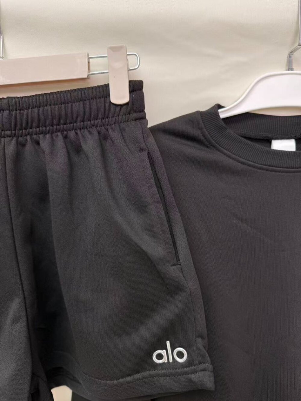Alo Yoga Black Sweatshirt Workout Set, Size S. - Picture 5 of 8